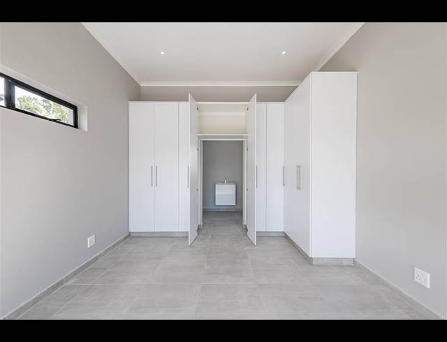 4 BEDROOM HOUSE FOR SALE IN PALM LAKES ESTATE